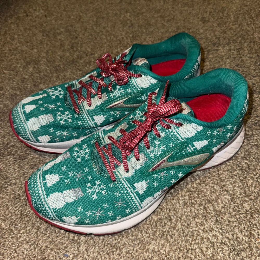 Brooks Teal Knit Running Shoes with Red Lining and White Accents